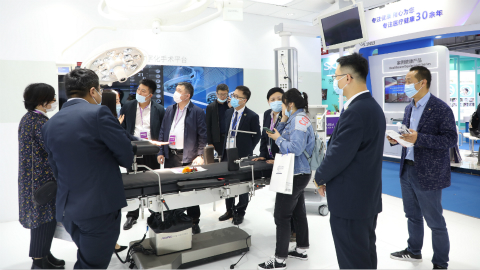 CMEF现场直击：星空综合官网携抗疫降魔四勇士亮相